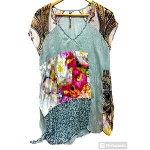 Blue and Gray Asymmetrical Graphic Tunic with Cap Sleeves